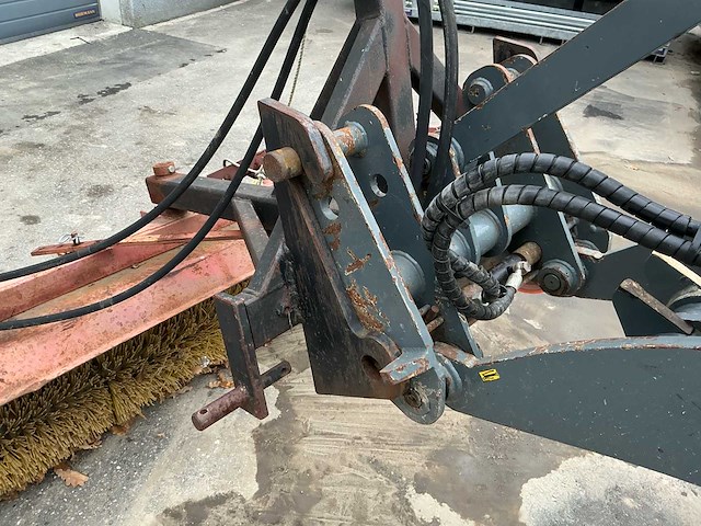 Hydraulische veegborstel - afbeelding 7 van  18