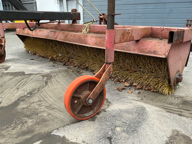 Hydraulische veegborstel - afbeelding 15 van  18