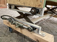 Hydraulische werktafel met interne stekkerdoos - afbeelding 11 van  12
