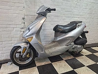 Hyosung sf50 45 km bromscooter 2takt - afbeelding 2 van  7