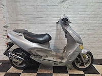 Hyosung sf50 45 km bromscooter 2takt - afbeelding 6 van  7