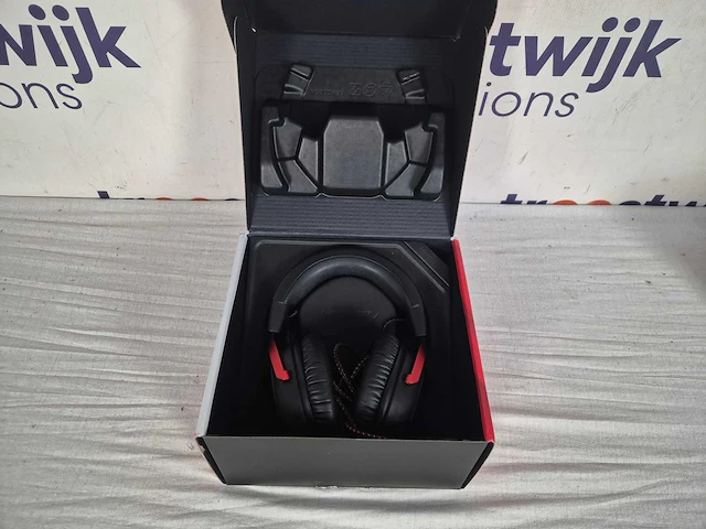Hyperx cloud iii gaming headset - zwart, rood - afbeelding 3 van  3