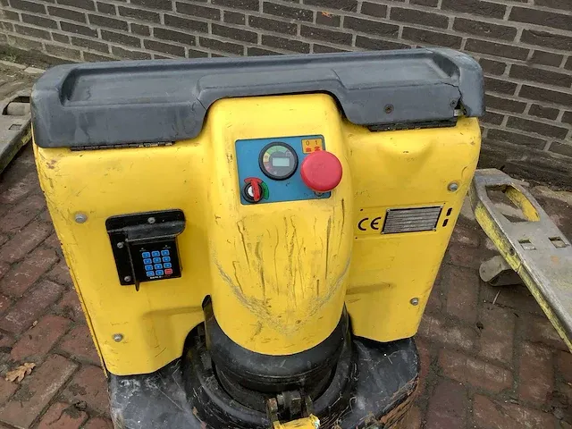 Hyster p1.6 elektrische palletwagen - afbeelding 2 van  8