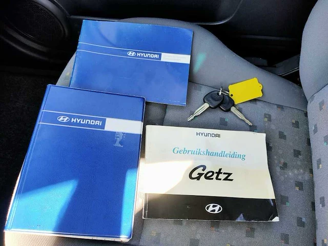 Hyundai - 2004 - getz - 1.3i gl cool - 37-pd-th - afbeelding 2 van  13