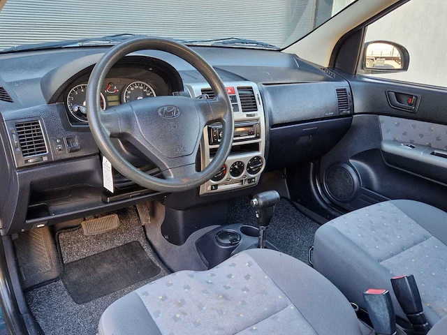 Hyundai - 2004 - getz - 1.3i gls - automaat - 64-pp-ht - afbeelding 2 van  22