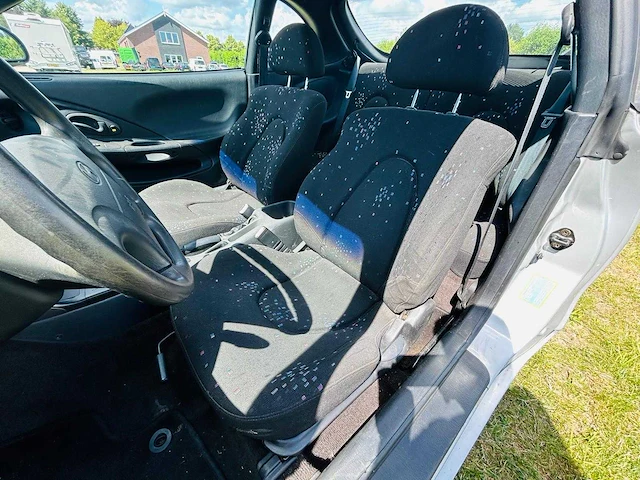 Hyundai - coupe - - oldtimer - afbeelding 13 van  16