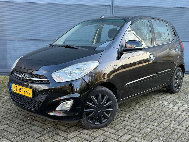 Hyundai - i10 - 1.2 i-motion cool - 37-rff-6 - 2011 - afbeelding 1 van  12