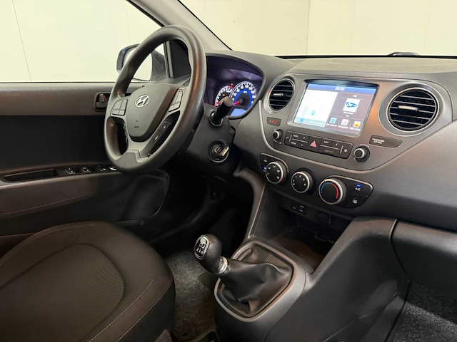 Hyundai - i10 - personenauto - 2018 - afbeelding 3 van  28