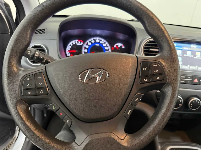 Hyundai - i10 - personenauto - 2018 - afbeelding 4 van  28
