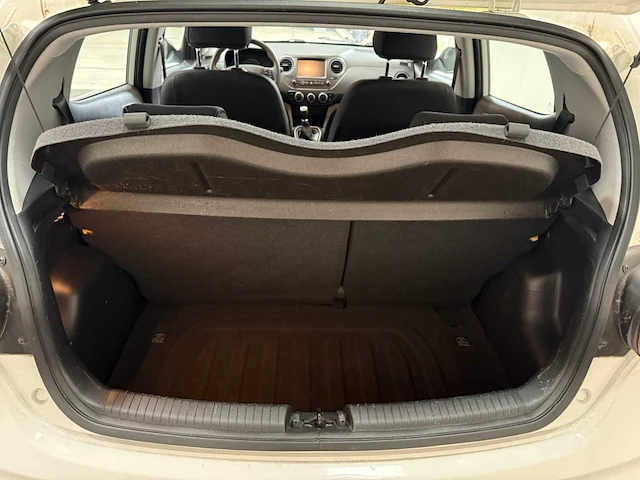 Hyundai - i10 - personenauto - 2018 - afbeelding 15 van  28