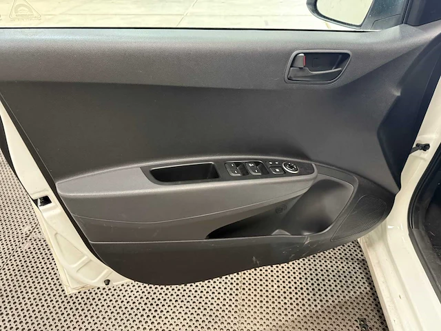 Hyundai - i10 - personenauto - 2018 - afbeelding 16 van  28