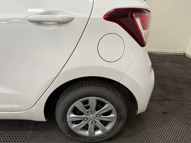 Hyundai - i10 - personenauto - 2018 - afbeelding 18 van  28