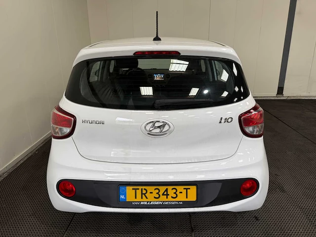 Hyundai - i10 - personenauto - 2018 - afbeelding 28 van  28