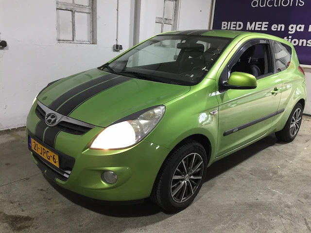 Hyundai - i20 - 1.2i dynamic - 21-jpg-6 - afbeelding 1 van  20