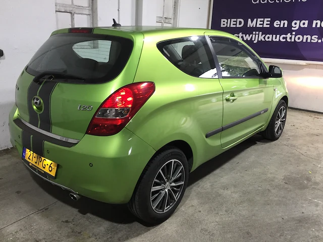 Hyundai - i20 - 1.2i dynamic - 21-jpg-6 - afbeelding 16 van  20