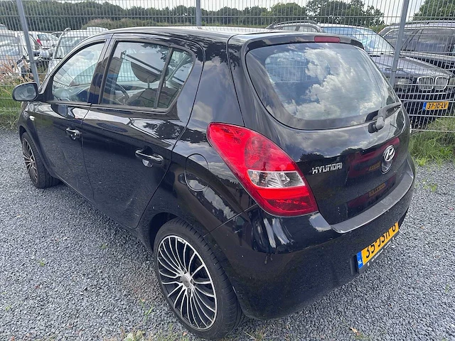 Hyundai - i20 - 1.2i dynamic - 35-jsh-6 - afbeelding 11 van  17
