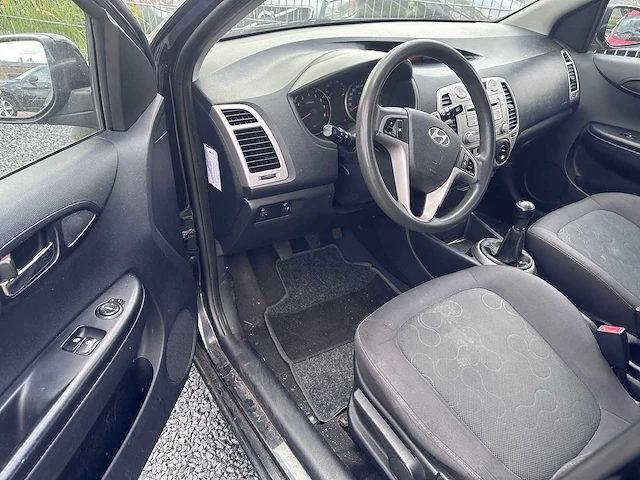 Hyundai - i20 - 1.2i dynamic - 35-jsh-6 - afbeelding 15 van  17