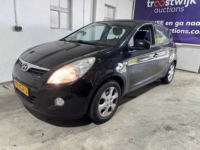 Hyundai - i20 - 1.2i dynamic - 78-xgv-3 - afbeelding 1 van  20