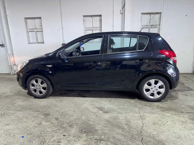 Hyundai - i20 - 1.2i dynamic - 78-xgv-3 - afbeelding 12 van  20