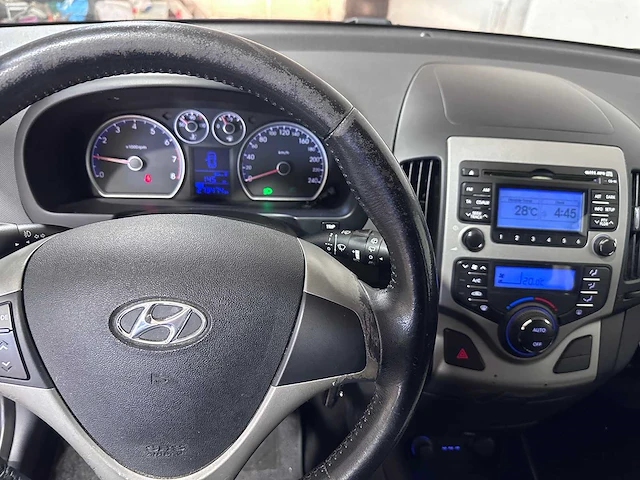Hyundai - i30 cw - 1.6i dynamic bns - 63-lfd-6 - afbeelding 2 van  22