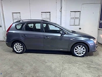 Hyundai - i30 cw - 1.6i dynamic bns - 63-lfd-6 - afbeelding 19 van  22