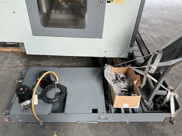 Hyundai - kia hk-v1000 - cnc milling machine - 2006 - afbeelding 14 van  24