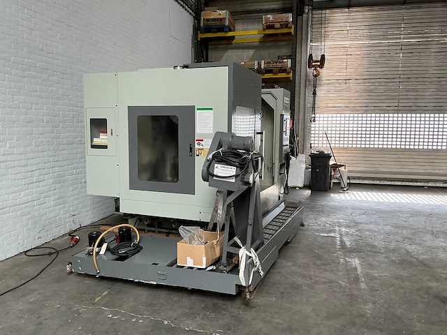 Hyundai - kia hk-v1000 - cnc milling machine - 2006 - afbeelding 22 van  24