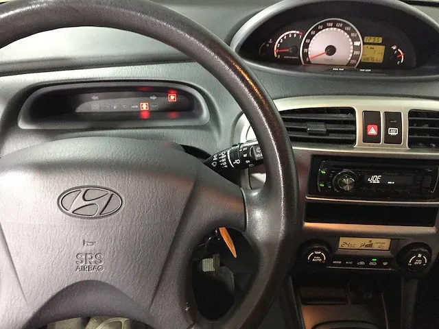 Hyundai - matrix - 1.6i style - 19-hxk-3 - afbeelding 2 van  22