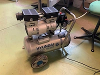 Hyundai 55752 luchtcompressor - afbeelding 1 van  2