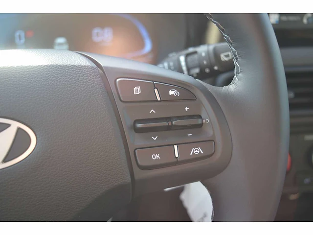 Hyundai i10 1.0 comfort - personenauto - afbeelding 4 van  25