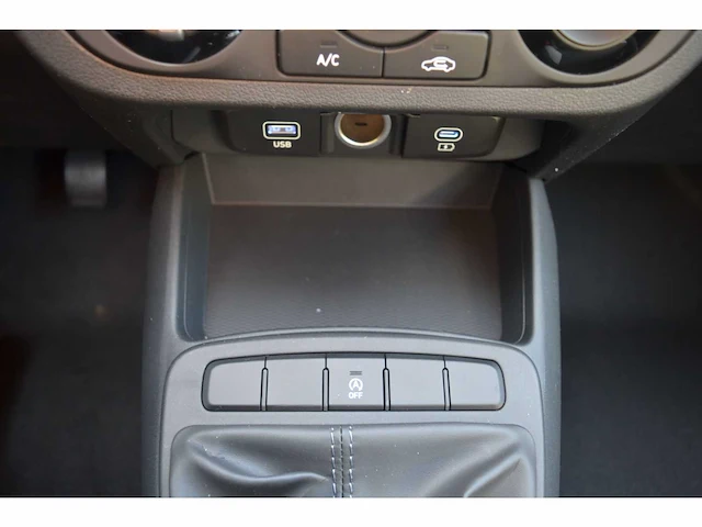 Hyundai i10 1.0 comfort - personenauto - afbeelding 8 van  25