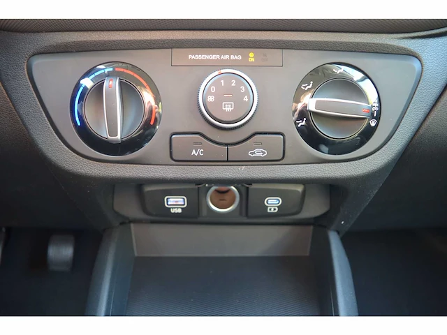Hyundai i10 1.0 comfort - personenauto - afbeelding 9 van  25
