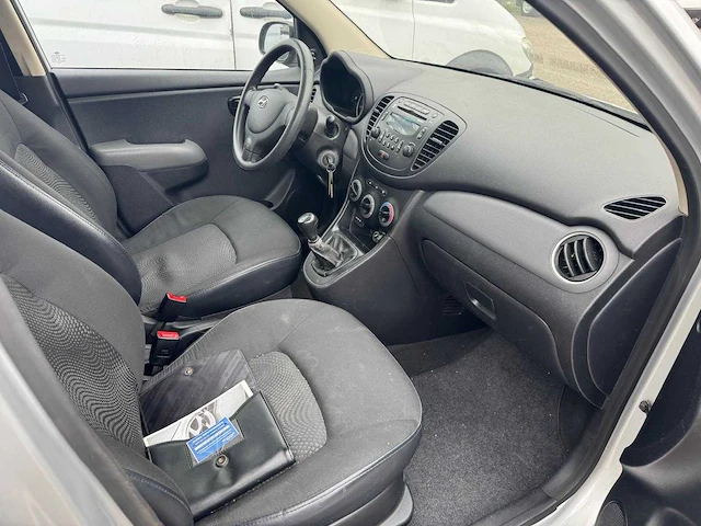 Hyundai i10 1.0 pure 53-zph-4 - afbeelding 2 van  11