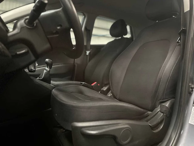 Hyundai i10 1.0i comfort; rx-751-v - afbeelding 15 van  15