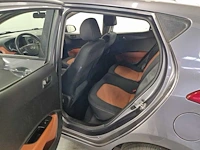 Hyundai i10 1.0i go; 9-zng-00 - afbeelding 16 van  17