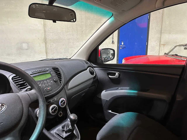 Hyundai i10 1.25i dynamic cool 77pk 2010, 76-ldd-4 - afbeelding 11 van  37
