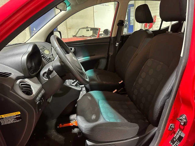 Hyundai i10 1.25i dynamic cool 77pk 2010, 76-ldd-4 - afbeelding 21 van  37