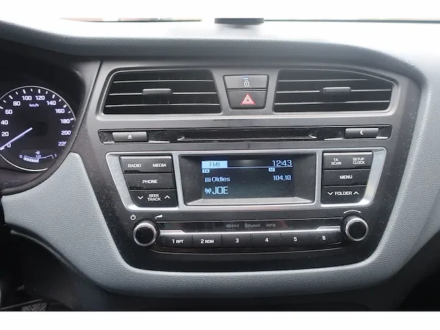Hyundai i20 1.2 hp i-motion prem, 4-zpl-15 - afbeelding 2 van  18