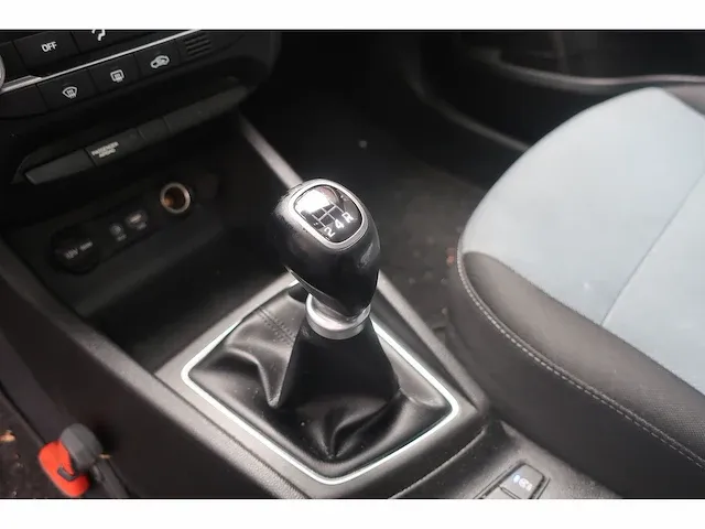 Hyundai i20 1.2 hp i-motion prem, 4-zpl-15 - afbeelding 4 van  18