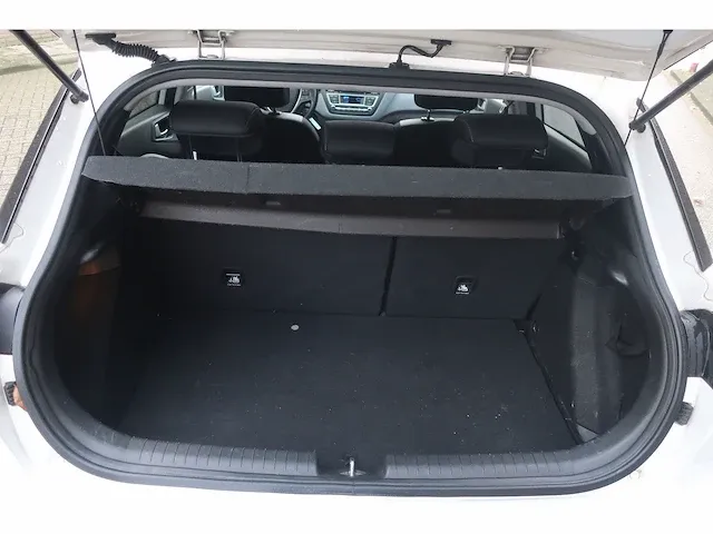 Hyundai i20 1.2 hp i-motion prem, 4-zpl-15 - afbeelding 5 van  18