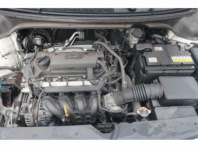 Hyundai i20 1.2 hp i-motion prem, 4-zpl-15 - afbeelding 7 van  18