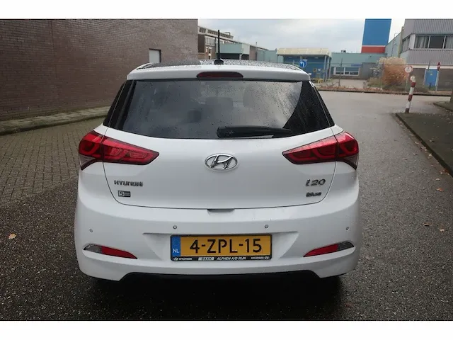 Hyundai i20 1.2 hp i-motion prem, 4-zpl-15 - afbeelding 12 van  18