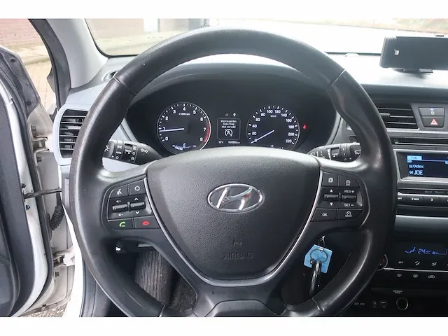 Hyundai i20 1.2 hp i-motion prem, 4-zpl-15 - afbeelding 18 van  18