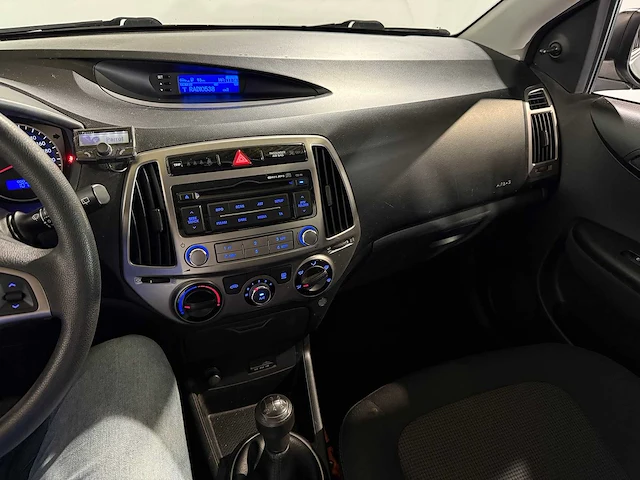 Hyundai i20 1.2i business ed, 80-xnp-9 - afbeelding 2 van  12