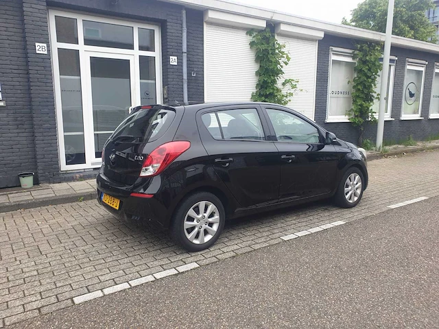 Hyundai i20 1.2i business edition, xd-288-j - afbeelding 2 van  9