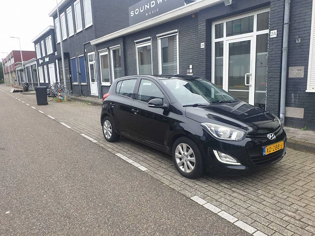 Hyundai i20 1.2i business edition, xd-288-j - afbeelding 3 van  9