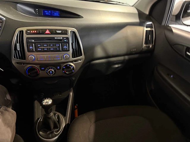 Hyundai i20 1.2i i-motion, 42-xkj-9 - afbeelding 2 van  12