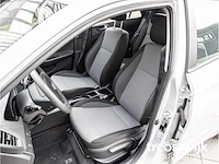 Hyundai i20 1.4 active 100pk automaat 2017 airco parkeersensoren elektrische ramen - afbeelding 4 van  31