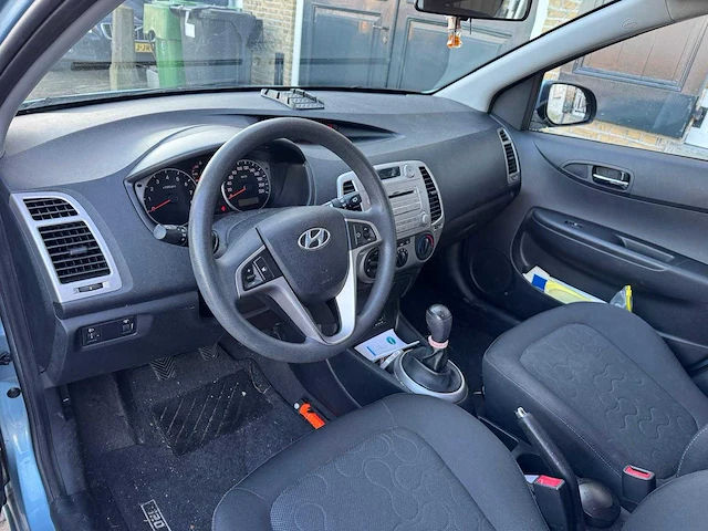 Hyundai i20 1.4i airco dynamic 5-deurs, 15-jkz-8 - afbeelding 4 van  19