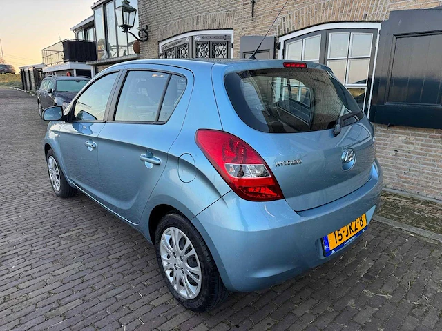 Hyundai i20 1.4i airco dynamic 5-deurs, 15-jkz-8 - afbeelding 13 van  19